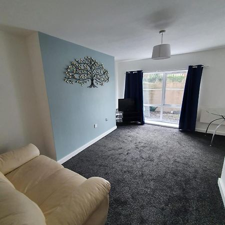 Quiet 2 Bedroom Flat In Darlington With Free Parking, Wi-Fi And More Esterno foto