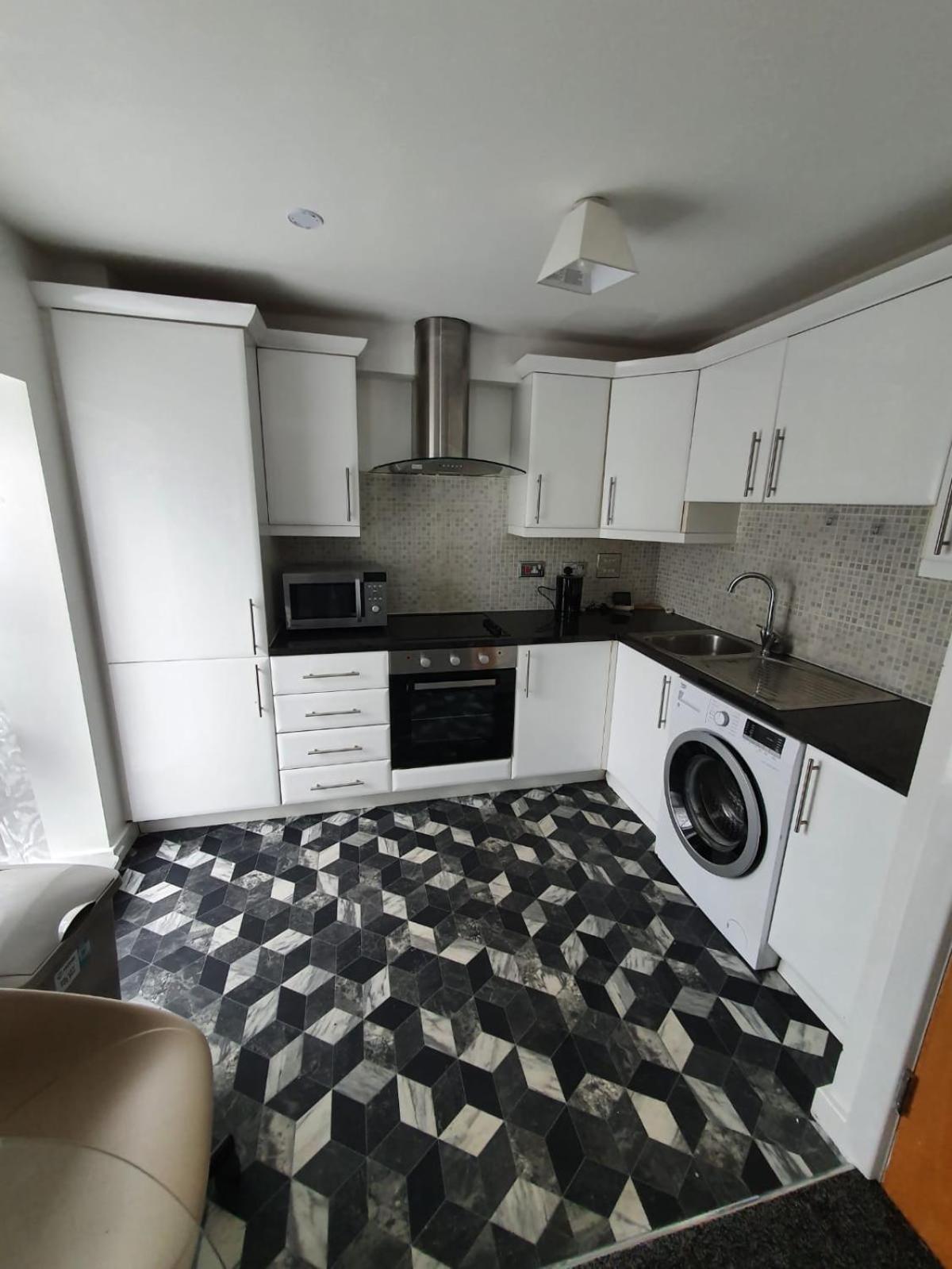 Quiet 2 Bedroom Flat In Darlington With Free Parking, Wi-Fi And More Esterno foto